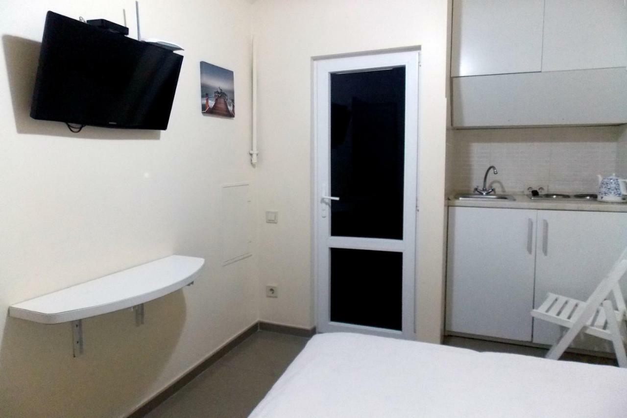 Compact Studio In The City Center Apartment Lviv Exterior photo