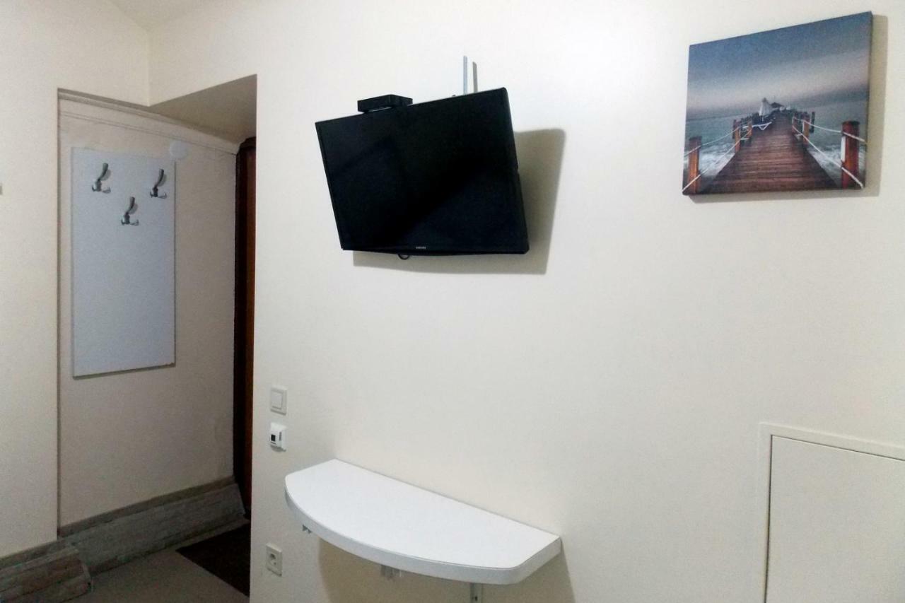 Compact Studio In The City Center Apartment Lviv Exterior photo